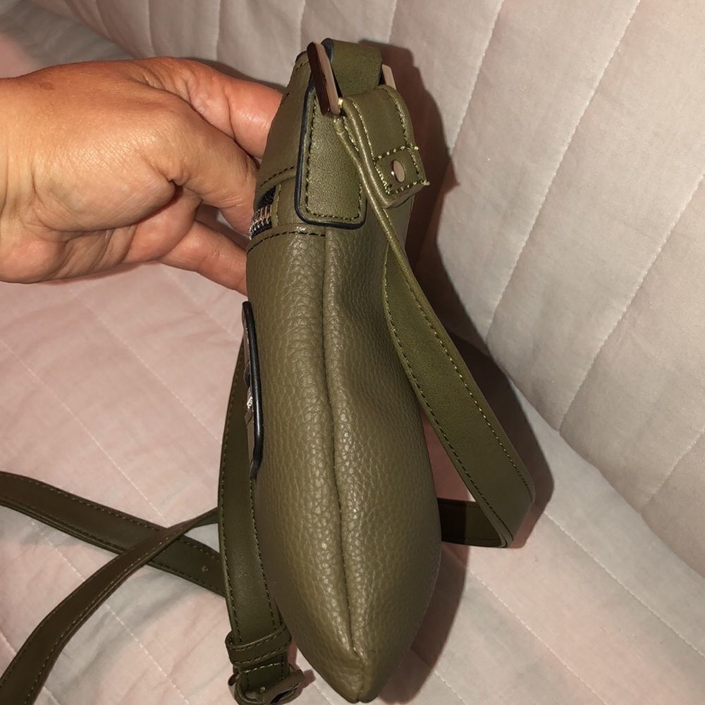 Kenneth Cole Reaction Camo Cactus Olive Green Faux Leather Crossbody Purse - Picture 6 of 16